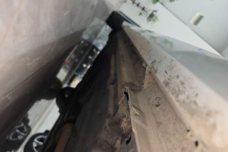 Used Jaguar XFL 2020 XFL 2.0T P250 Four-Wheel Drive Luxury Edition Right Side Sill