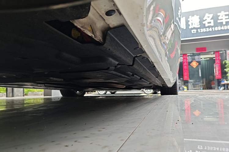Used Jaguar XFL 2020 XFL 2.0T P200 Two-Wheel-Drive Elite Edition Right Side Sill