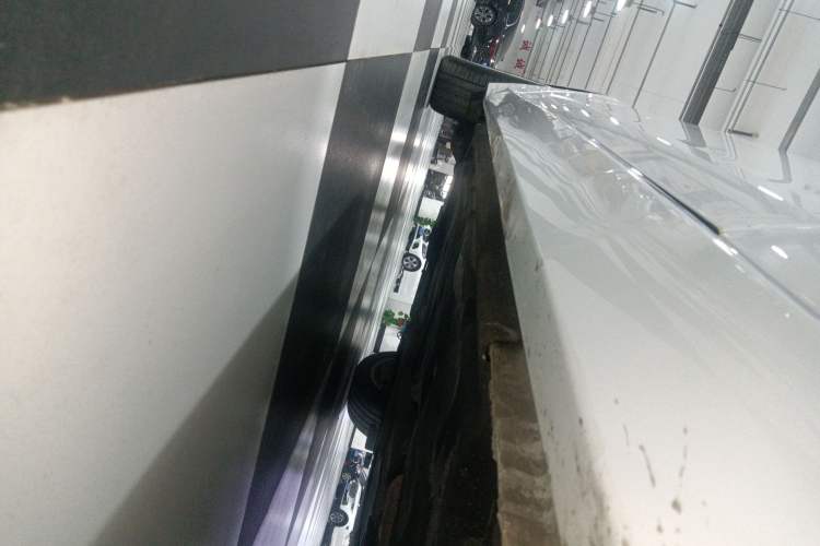 Used Jaguar XFL 2020 XFL 2.0T P200 Two-Wheel-Drive Elite Edition Right Side Sill