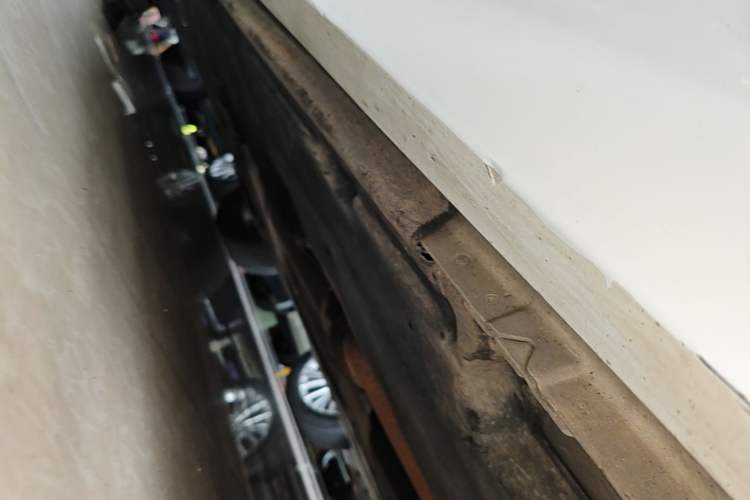 Used Jaguar XFL 2020 XFL 2.0T P250 Four-Wheel Drive Luxury Edition Right Side Sill