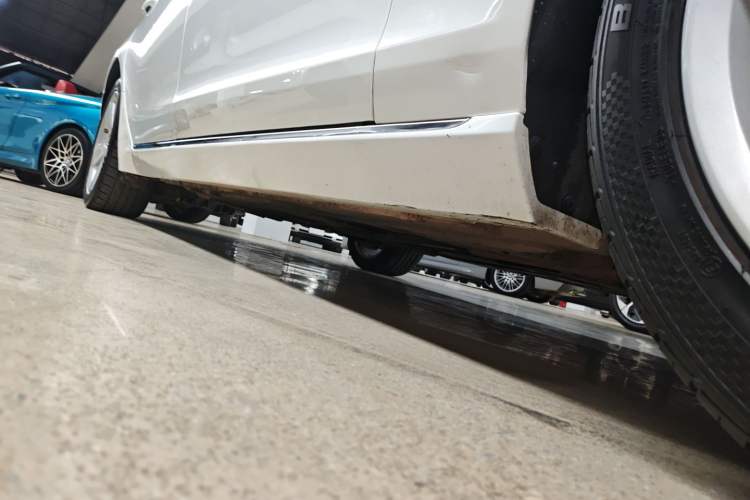 Used Jaguar XFL 2020 XFL 2.0T P200 Two-Wheel-Drive Elite Edition Right Side Sill