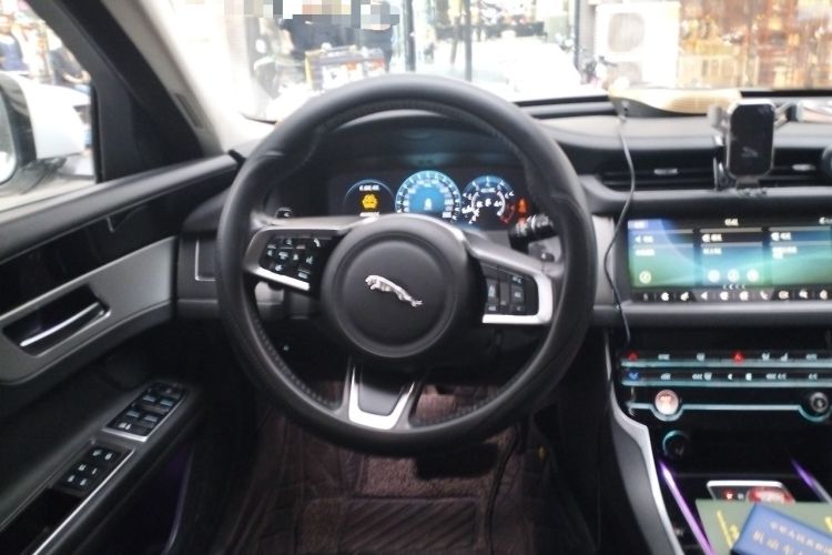Used Jaguar XFL 2020 XFL 2.0T P200 Two-Wheel-Drive Elite Edition Steering Wheel