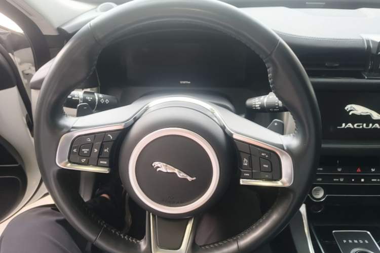 Used Jaguar XFL 2020 XFL 2.0T P200 Two-Wheel-Drive Elite Edition Steering Wheel