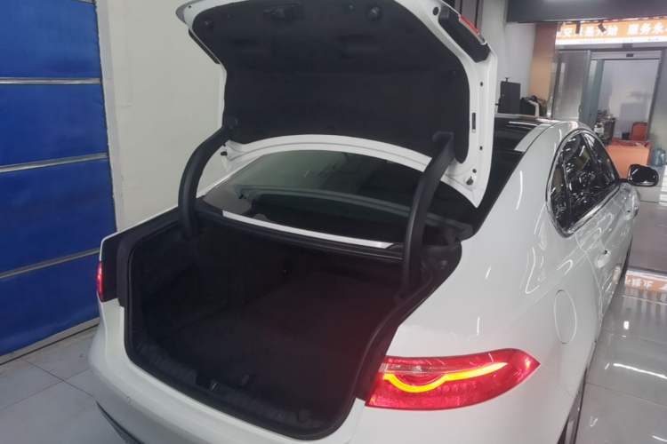 Used Jaguar XFL 2020 XFL 2.0T P200 Two-Wheel-Drive Elite Edition Trunk