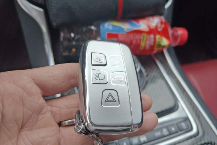 Used Jaguar XFL 2020 XFL 2.0T P200 Two-Wheel-Drive Rally Flag Edition Vehicle Key