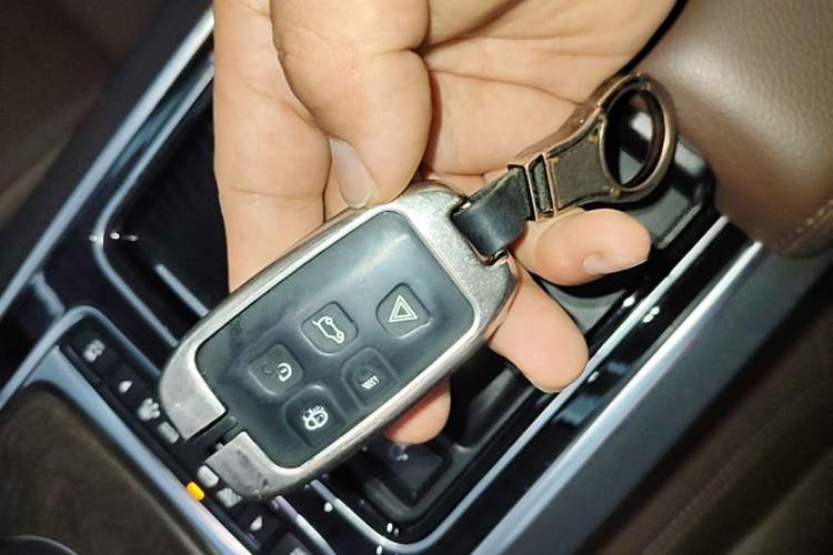 Used Jaguar XFL 2020 XFL 2.0T P250 Two-Wheel-Drive Luxury Edition Vehicle Key