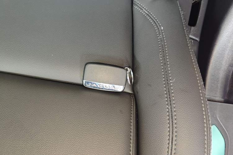 Used Jaguar XFL 2020 XFL 2.0T P200 Two-Wheel-Drive Elite Edition Vehicle Key