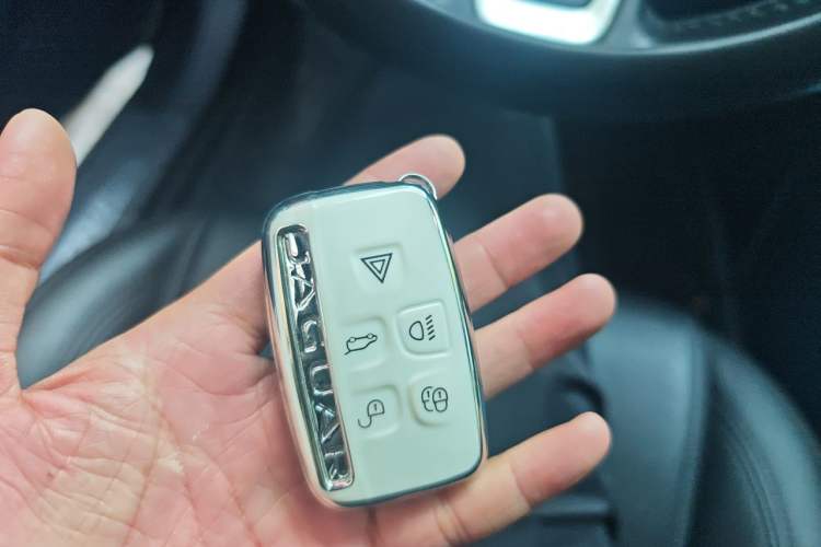 Used Jaguar XFL 2020 XFL 2.0T P200 Two-Wheel-Drive Elite Edition Vehicle Key