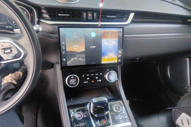 Used Jaguar XFL 2021 XFL 2.0T P250 Two-Wheel-Drive Elite Sport Edition Audio And AC Panel
