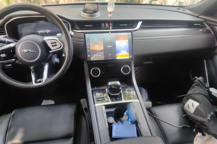 Used Jaguar XFL 2021 XFL 2.0T P250 Two-Wheel-Drive Elite Sport Edition Center Console