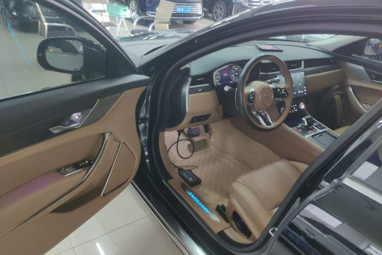 Used Jaguar XFL 2021 XFL 2.0T P250 Two-Wheel-Drive Luxury Deluxe Edition Driver Seat