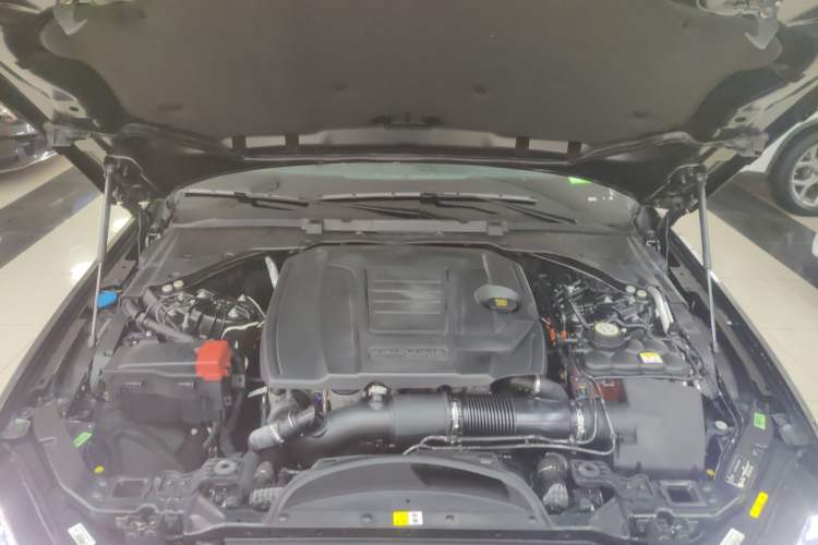 Used Jaguar XFL 2021 XFL 2.0T P250 Two-Wheel-Drive Luxury Deluxe Edition Engine Bay