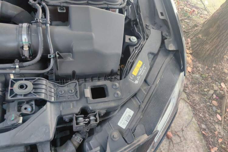 Used Jaguar XFL 2021 XFL 2.0T P250 Two-Wheel-Drive Elite Sport Edition Engine Bay Left