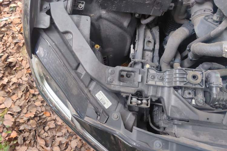 Used Jaguar XFL 2021 XFL 2.0T P250 Two-Wheel-Drive Elite Sport Edition Engine Bay Right