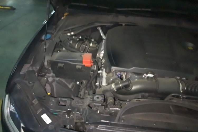 Used Jaguar XFL 2021 XFL 2.0T P200 Two-Wheel-Drive Elite Luxury Edition Engine Bay Right