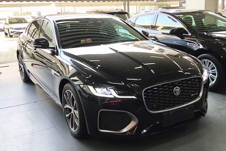 Used Jaguar XFL 2021 XFL 2.0T P250 Two-Wheel-Drive Elite Sport Edition Front Right 45 Deg