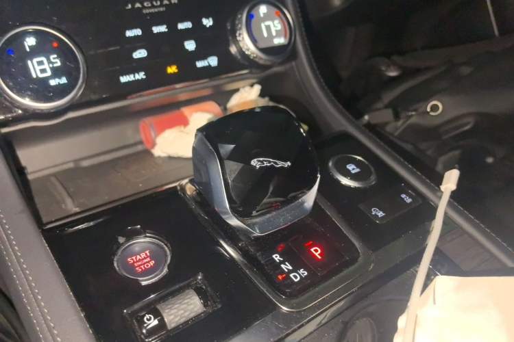 Used Jaguar XFL 2021 XFL 2.0T P200 Two-Wheel-Drive Elite Luxury Edition Gear Lever