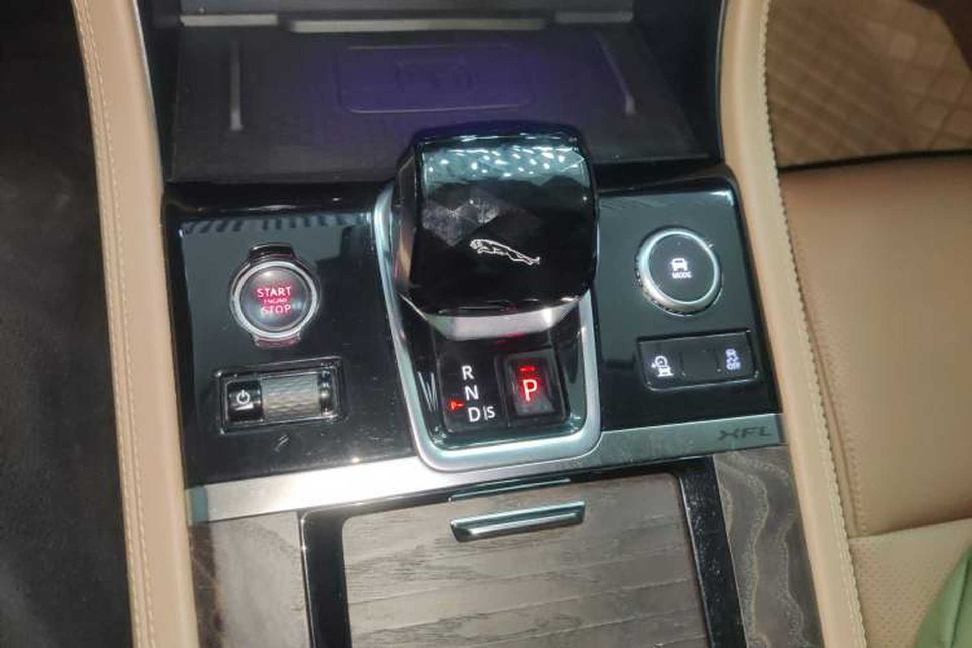Used Jaguar XFL 2021 XFL 2.0T P250 Two-Wheel-Drive Luxury Deluxe Edition Gear Lever