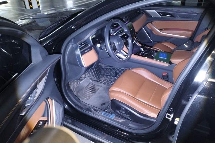 Used Jaguar XFL 2021 XFL 2.0T P250 Two-Wheel-Drive Elite Sport Edition Interior 3