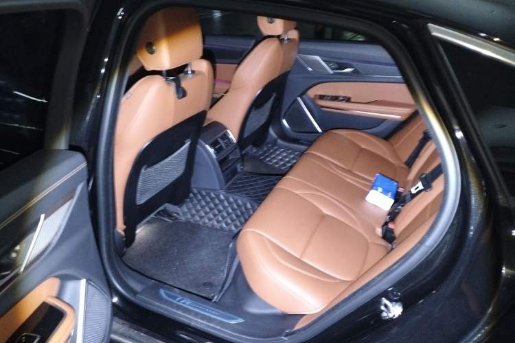 Used Jaguar XFL 2021 XFL 2.0T P250 Two-Wheel-Drive Elite Sport Edition Interior 4