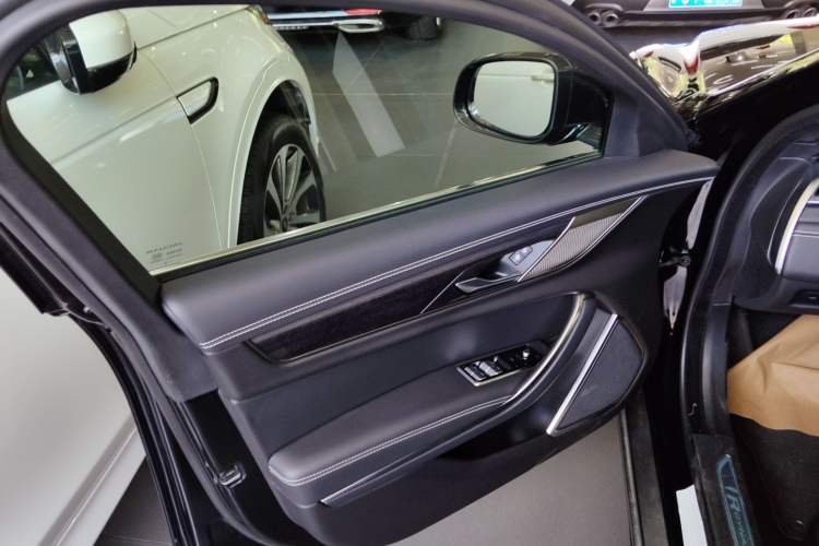 Used Jaguar XFL 2021 XFL 2.0T P250 Two-Wheel-Drive Elite Sport Edition Interior 7