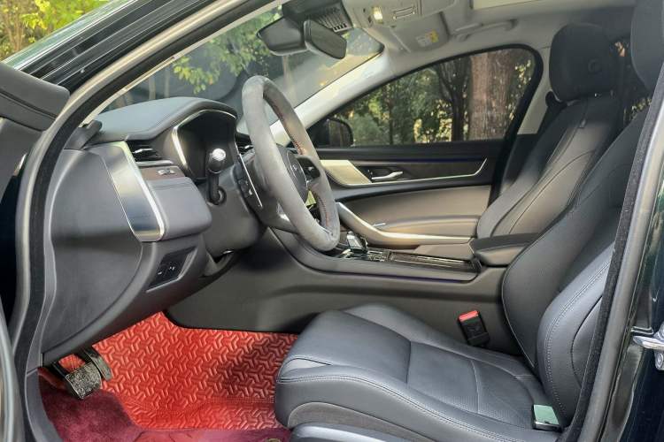 Used Jaguar XFL 2021 XFL 2.0T P250 Two-Wheel-Drive Luxury Deluxe Edition Left Front Seat