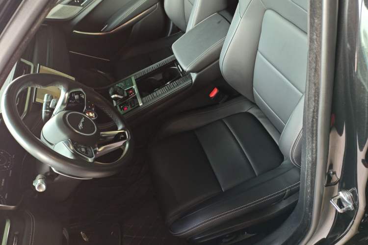 Used Jaguar XFL 2021 XFL 2.0T P250 All-Wheel-Drive Shimmering Black Sport Edition Left Front Seat