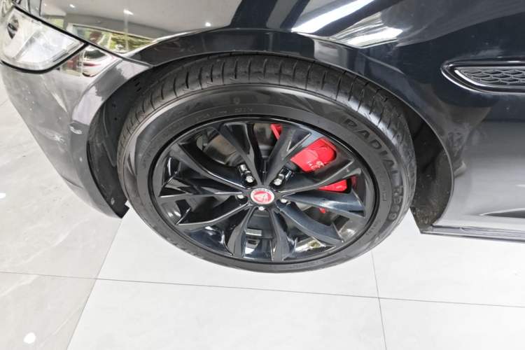 Used Jaguar XFL 2021 XFL 2.0T P250 Two-Wheel-Drive Elite Sport Edition Left Front Wheel Hub