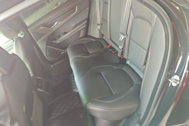 Used Jaguar XFL 2021 XFL 2.0T P250 All-Wheel-Drive Shimmering Black Sport Edition Left Rear Seat