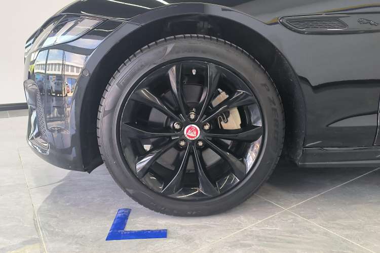 Used Jaguar XFL 2021 XFL 2.0T P250 All-Wheel-Drive Shimmering Black Sport Edition Left Rear Wheel Hub