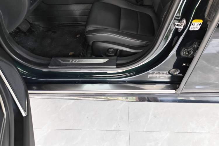 Used Jaguar XFL 2021 XFL 2.0T P250 Two-Wheel-Drive Elite Sport Edition Left Side Sill