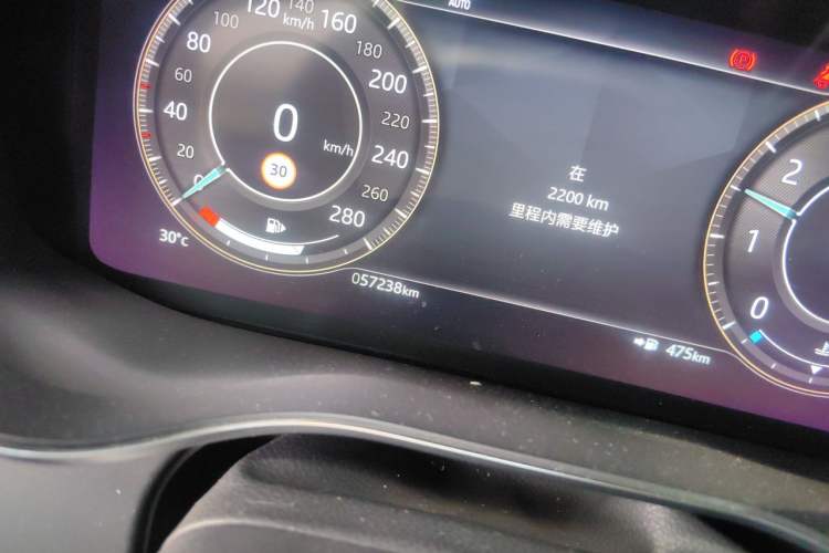 Used Jaguar XFL 2021 XFL 2.0T P250 Two-Wheel-Drive Elite Sport Edition Odometer Close Up