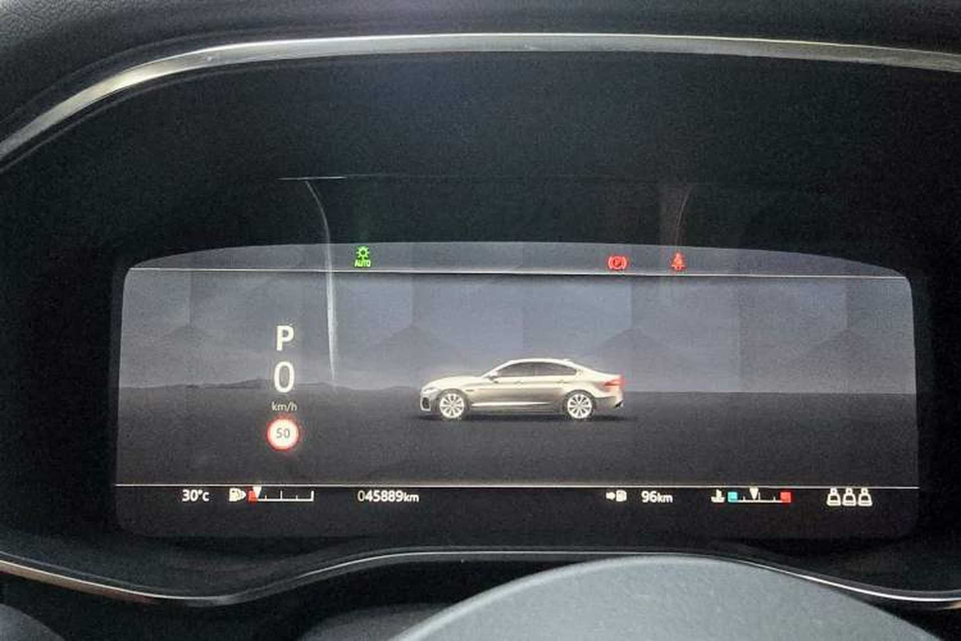Used Jaguar XFL 2021 XFL 2.0T P250 Two-Wheel-Drive Luxury Deluxe Edition Odometer Close Up