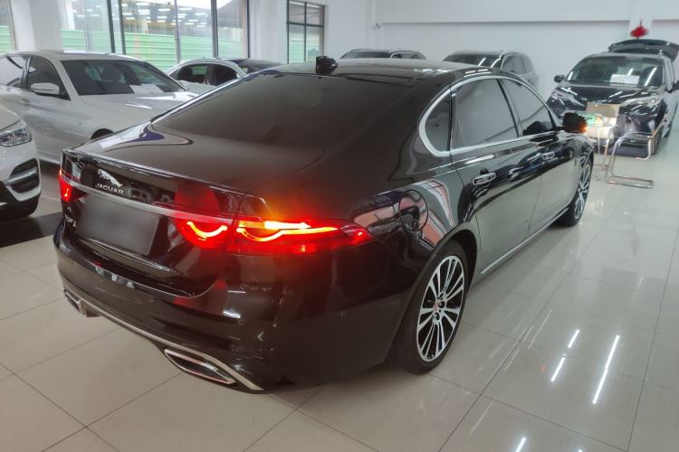 Used Jaguar XFL 2021 XFL 2.0T P250 Two-Wheel-Drive Luxury Deluxe Edition Rear Right 45 Deg