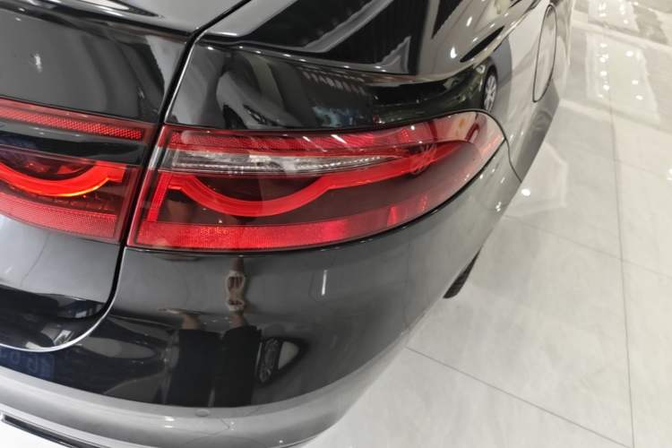 Used Jaguar XFL 2021 XFL 2.0T P250 Two-Wheel-Drive Elite Sport Edition Right Rear Taillight