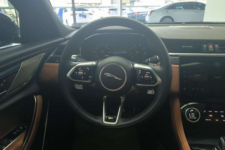 Used Jaguar XFL 2021 XFL 2.0T P250 All-Wheel-Drive Shimmering Black Sport Edition Steering Wheel
