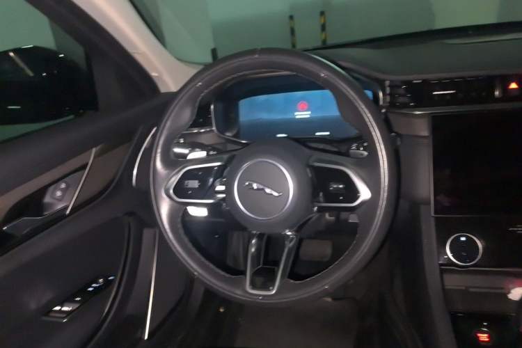 Used Jaguar XFL 2021 XFL 2.0T P200 Two-Wheel-Drive Elite Luxury Edition Steering Wheel