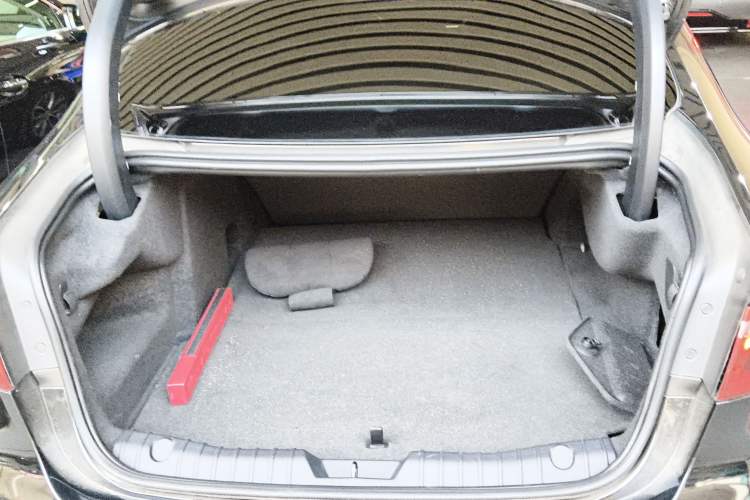 Used Jaguar XFL 2021 XFL 2.0T P250 Two-Wheel-Drive Elite Sport Edition Trunk