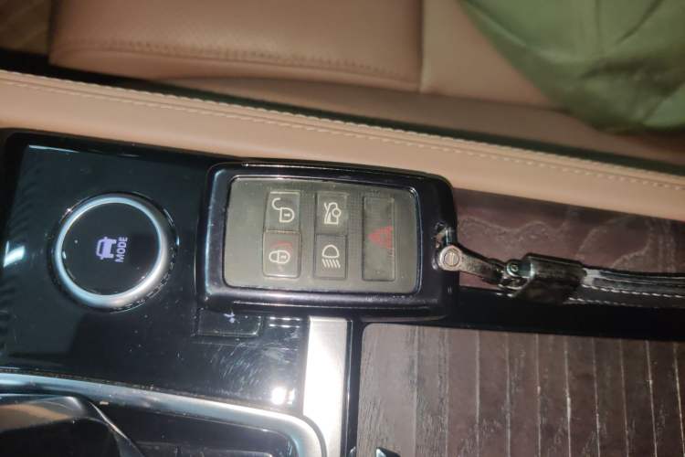 Used Jaguar XFL 2021 XFL 2.0T P250 Two-Wheel-Drive Luxury Deluxe Edition Vehicle Key