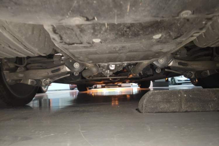 Used Jaguar XFL 2021 XFL 2.0T P250 Two-Wheel-Drive Luxury Deluxe Edition Chassis Rear