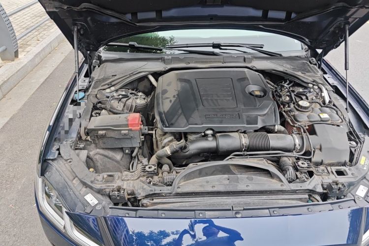 Used Jaguar XFL 2021 XFL 2.0T P300 All-Wheel-Drive Flagship Sport Edition Engine Bay Right