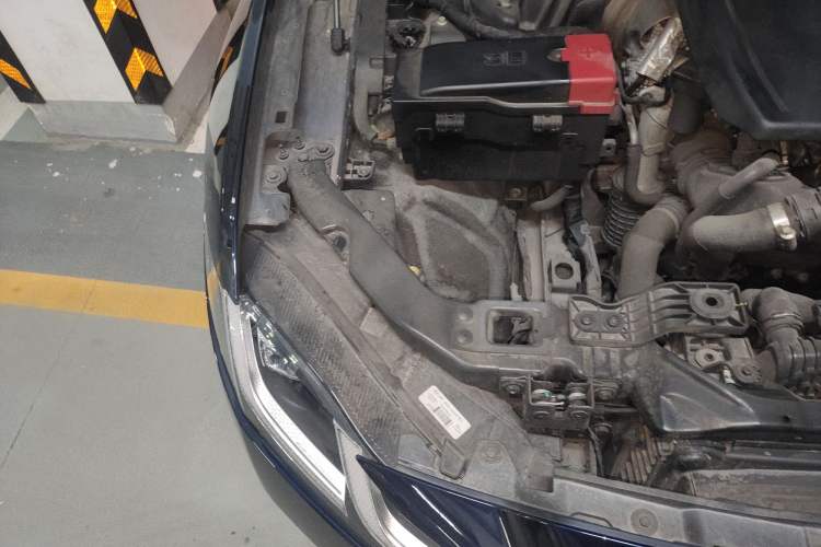 Used Jaguar XFL 2021 XFL 2.0T P250 Two-Wheel-Drive Luxury Deluxe Edition Engine Bay Right
