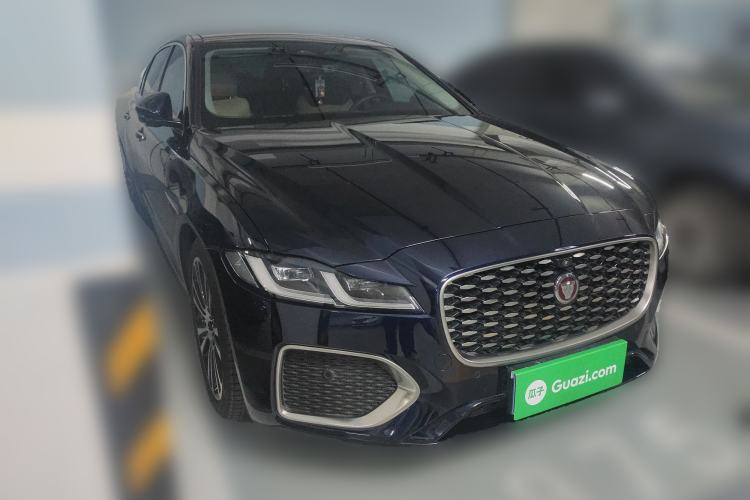 Used Jaguar XFL 2021 XFL 2.0T P250 Two-Wheel-Drive Luxury Deluxe Edition Front Right 45 Deg