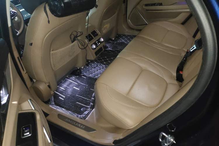 Used Jaguar XFL 2021 XFL 2.0T P250 Two-Wheel-Drive Luxury Deluxe Edition Left Rear Seat