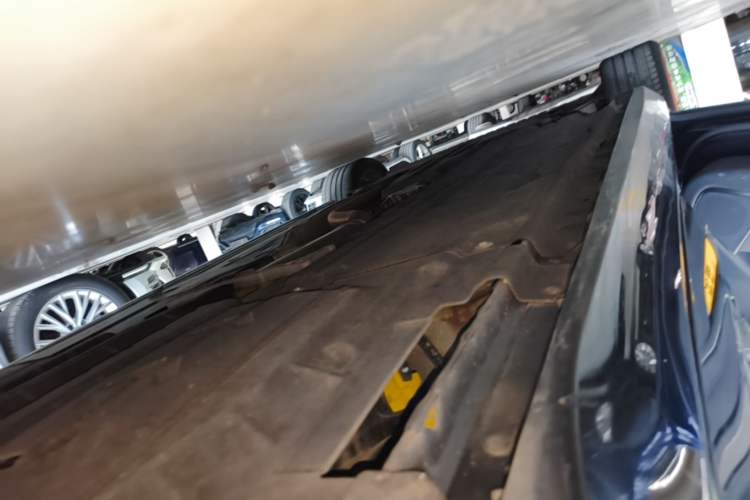 Used Jaguar XFL 2021 XFL 2.0T P200 Two-Wheel-Drive Elite Luxury Edition Left Side Sill