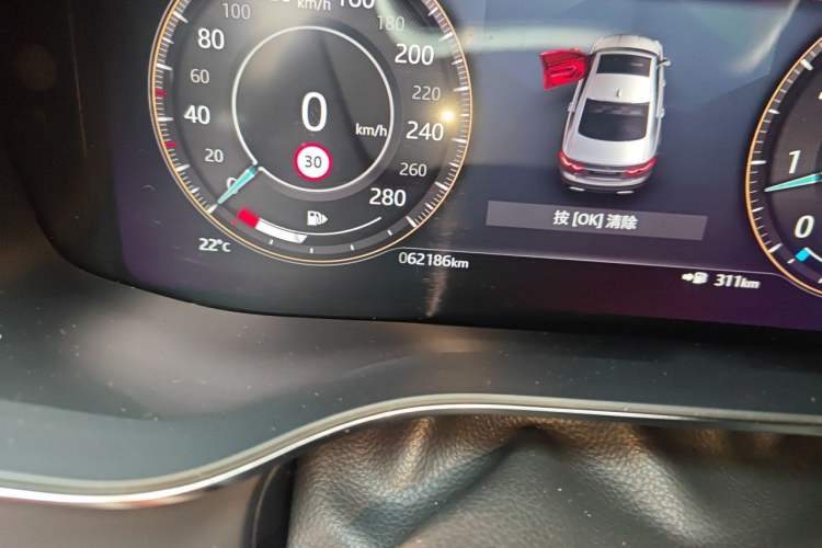 Used Jaguar XFL 2021 XFL 2.0T P250 Two-Wheel-Drive Elite Sport Edition Odometer Close Up