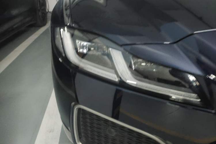 Used Jaguar XFL 2021 XFL 2.0T P250 Two-Wheel-Drive Luxury Deluxe Edition Right Front Headlight