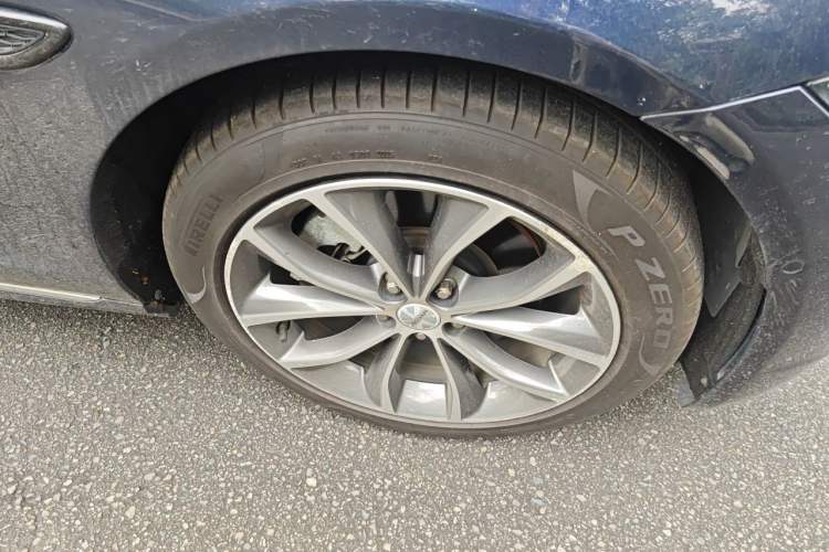 Used Jaguar XFL 2021 XFL 2.0T P250 Two-Wheel-Drive Elite Sport Edition Right Front Wheel Hub