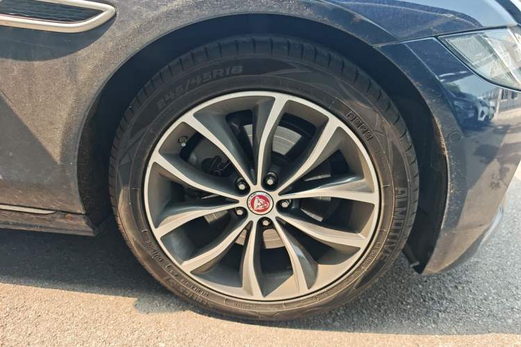 Used Jaguar XFL 2021 XFL 2.0T P250 Two-Wheel-Drive Elite Sport Edition Right Front Wheel Hub
