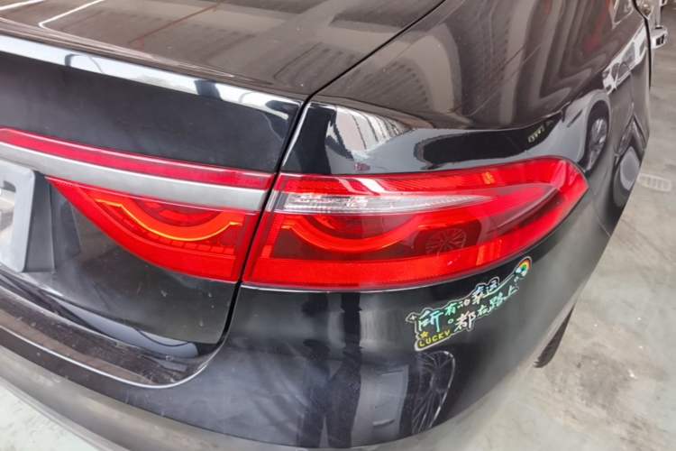 Used Jaguar XFL 2021 XFL 2.0T P200 Two-Wheel-Drive Elite Luxury Edition Right Rear Taillight